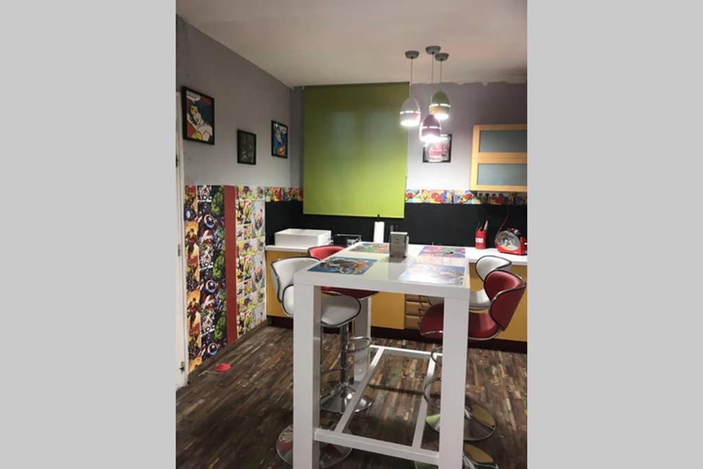 Appartement Style Pop Art Avec Garage Centre Historique Béziers Eksteriør bilde