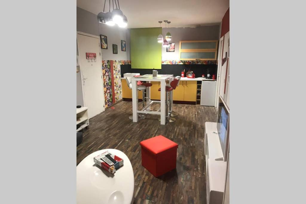 Appartement Style Pop Art Avec Garage Centre Historique Béziers Eksteriør bilde