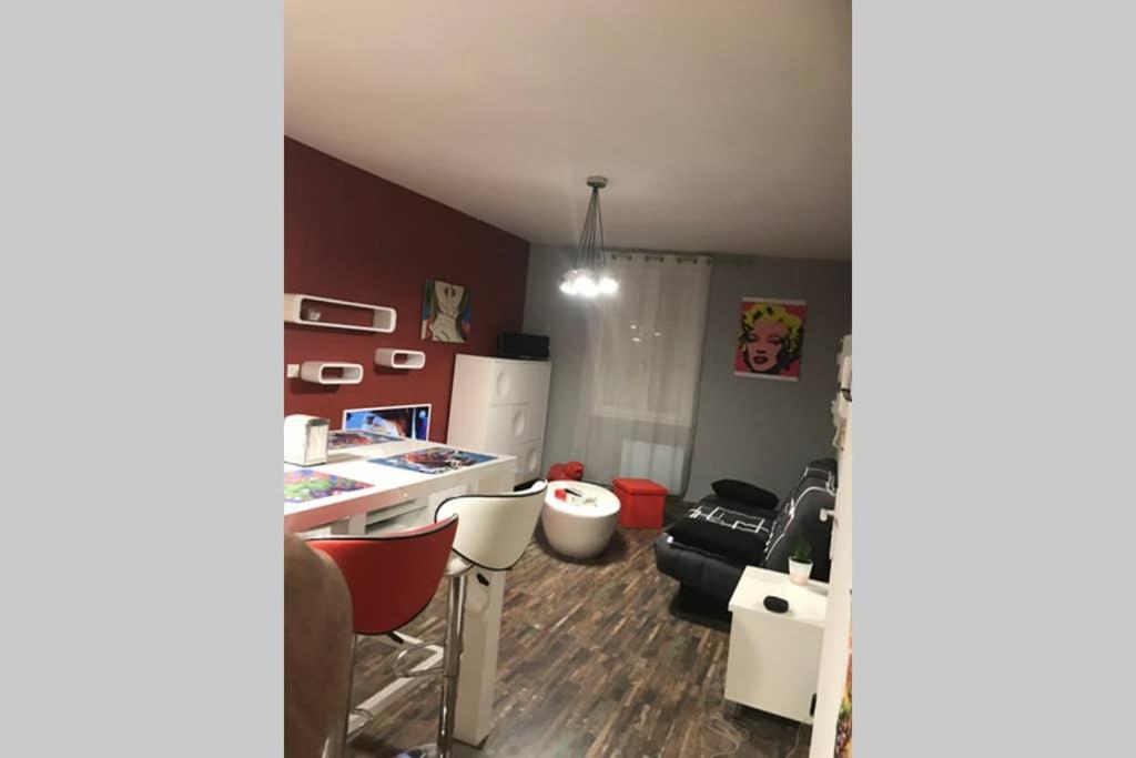 Appartement Style Pop Art Avec Garage Centre Historique Béziers Eksteriør bilde